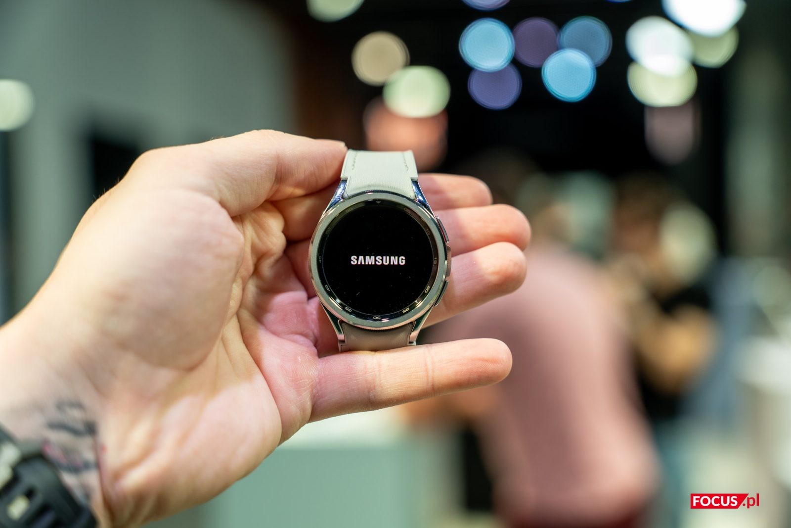 Kup Galaxy Watch 6 Classic i odbierz pieniądze od Samsunga. Przydadzą się na świąteczne prezenty
