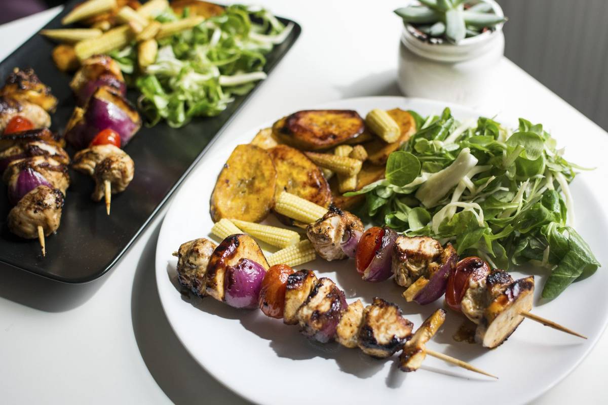 Paleo chicken skewers with plantains
