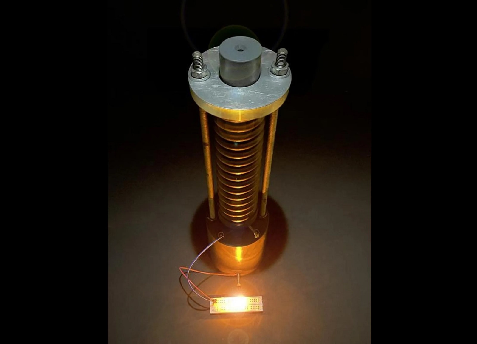 Materiał znany od starożytności ma kluczowe dla energetyki właściwości. Dom stanie się gigantyczną baterią