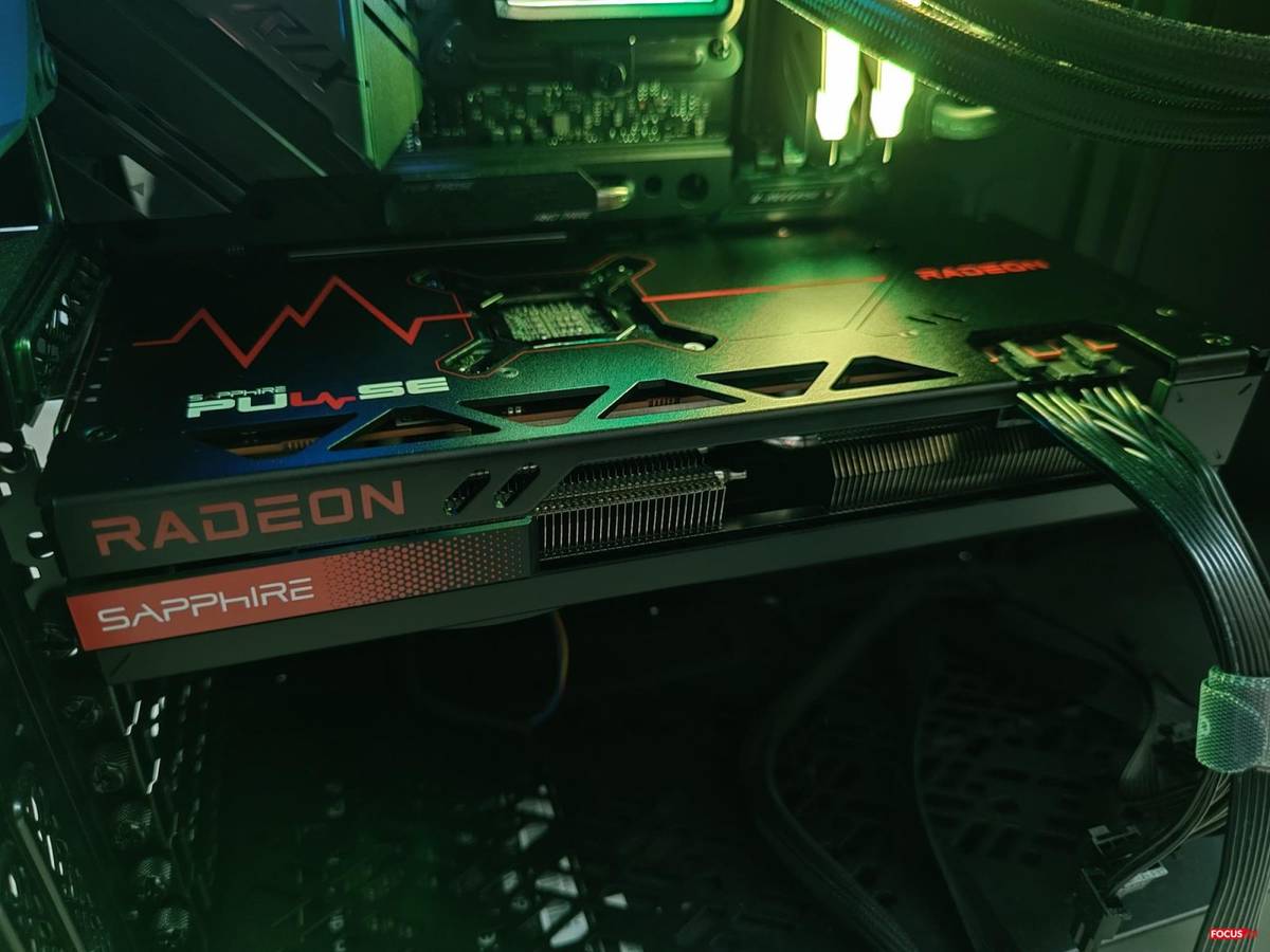 Test Sapphire Radeon RX 7700 XT Pulse