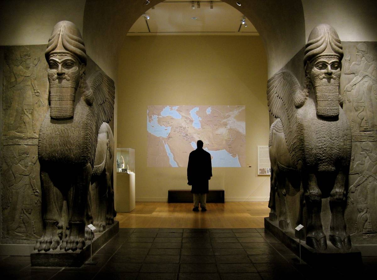 Brama do Nimrudu w Muzeum Metropolitan / źródło:  Wikimedia Commons, CC BY 2.0
