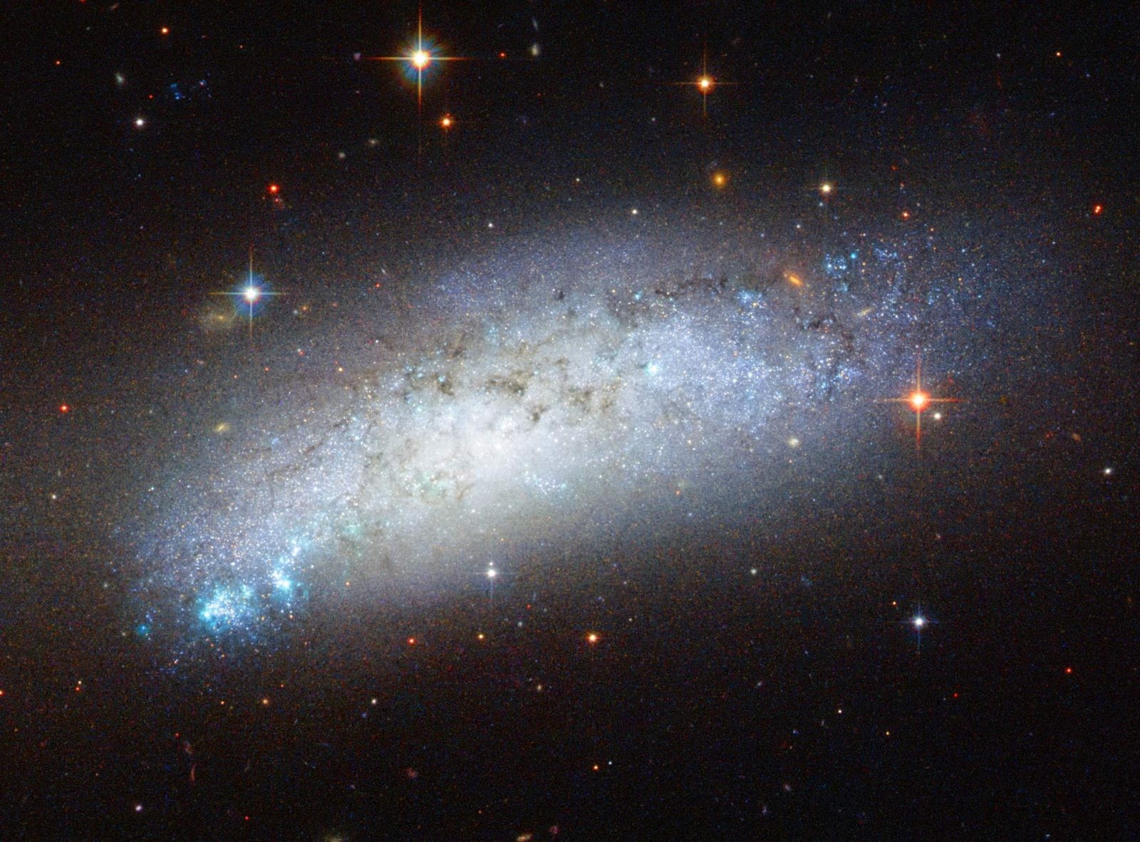 Niebywały timelapse pokazuje taniec galaktyk. Zobacz, jak 14 lat mija w 6 minut 
