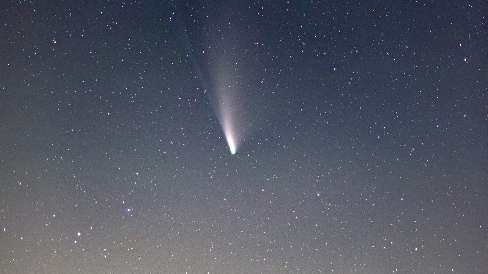 Ogon komety Nishimura zmierzył się z materią wyrzuconą ze Słońca. Zobacz nagranie