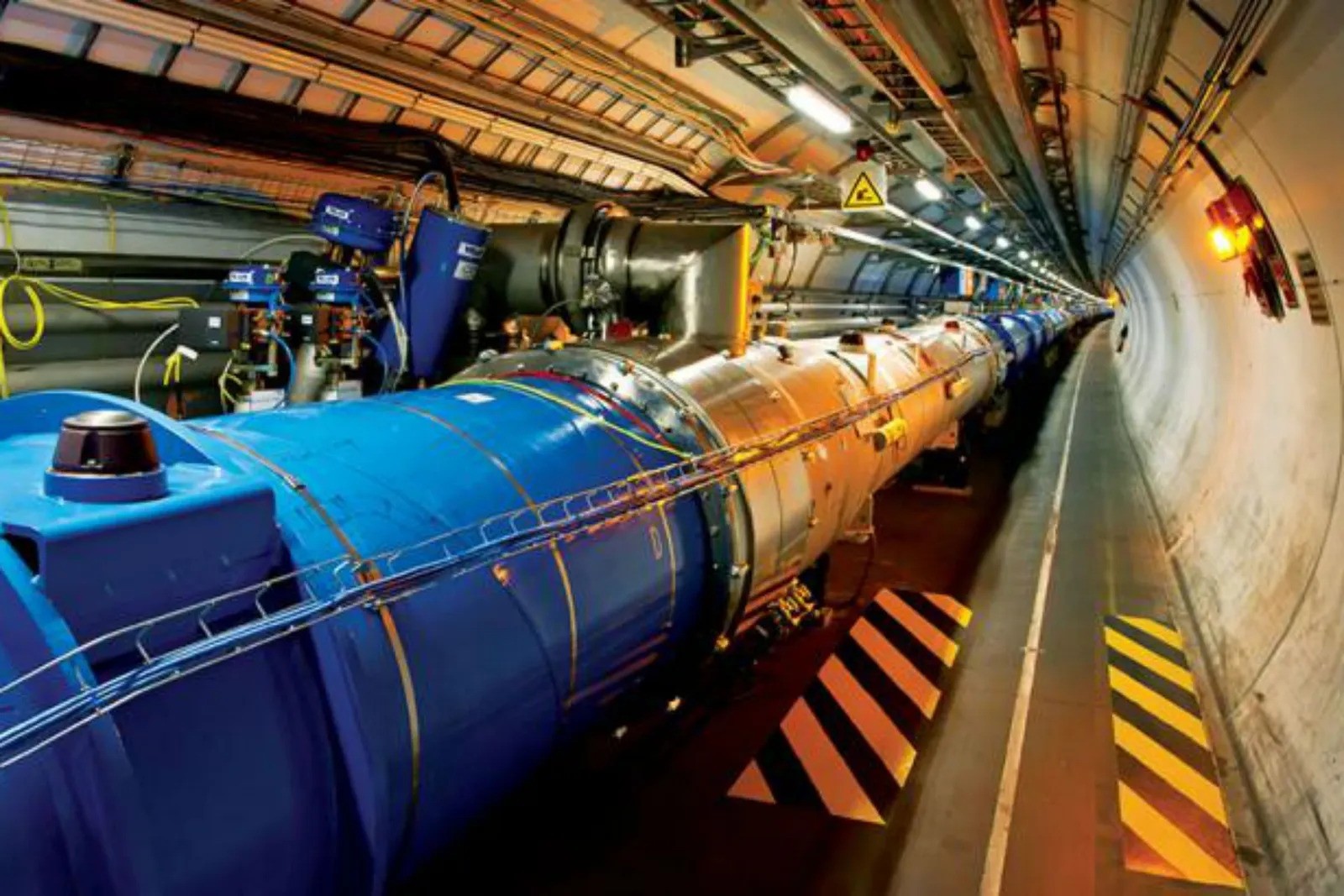 Najmniejszy akcelerator cząstek na świecie. Jest miliony razy mniejszy od Wielkiego Zderzacza Hadronów i działa