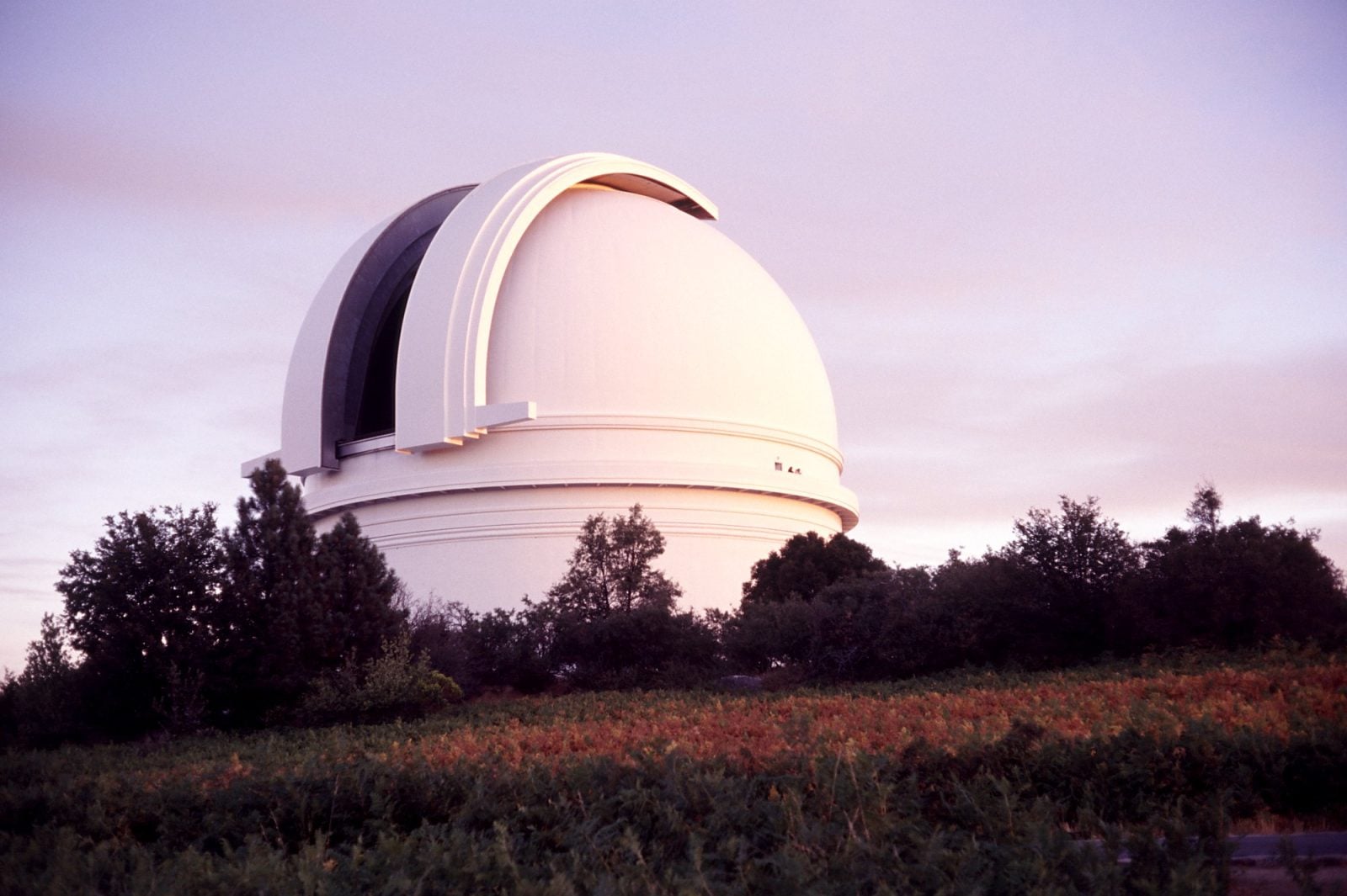 Ponad 70 lat temu na niebie pojawiły się trzy obiekty, które w pewnym momencie zniknęły. Co dostrzegli wtedy astronomowie?