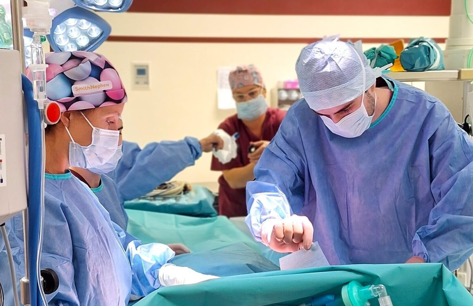 Chirurdzy z Krakowa podczas operacji /Fot. UJ
