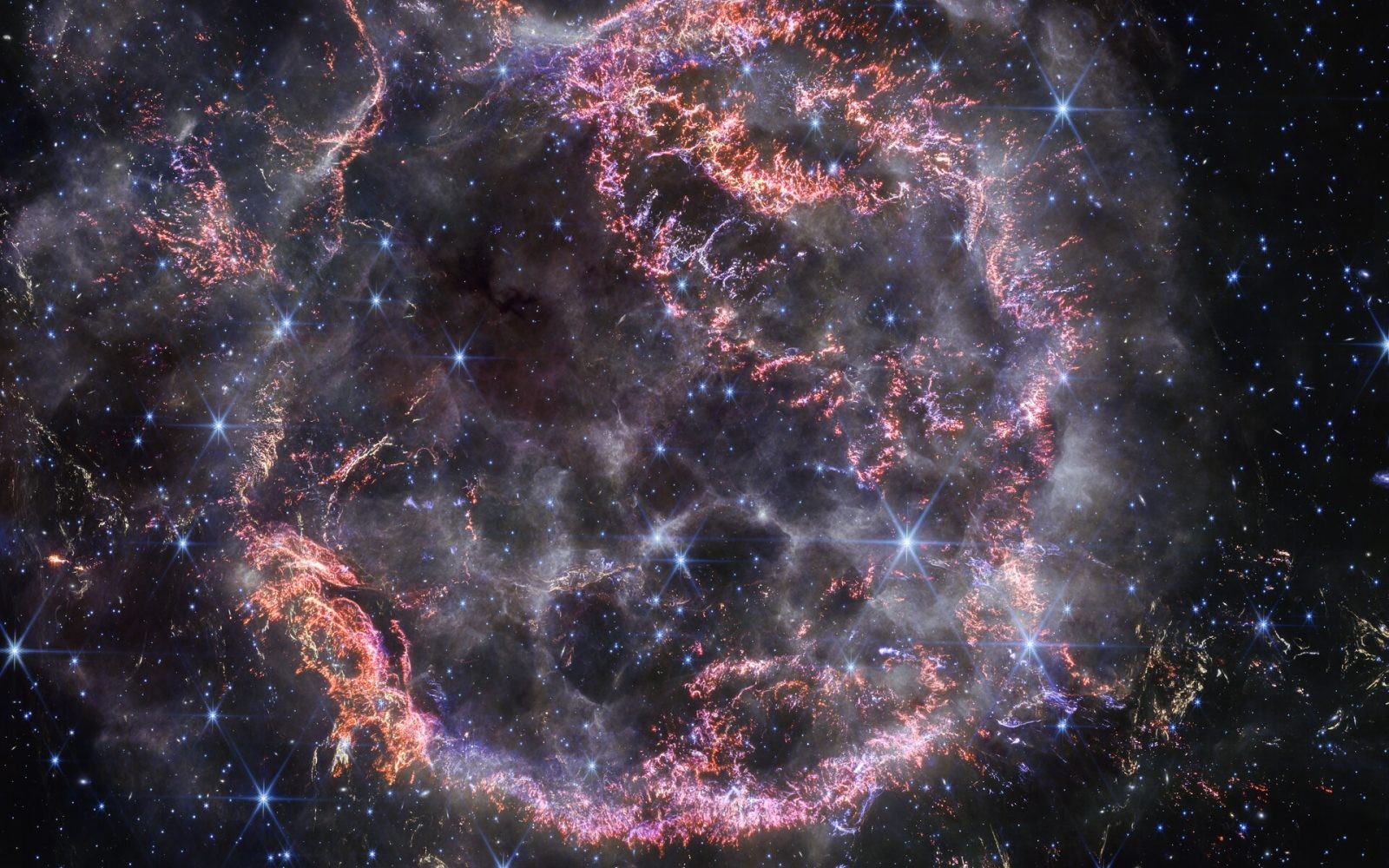 Szczątki rozerwanej gwiazdy wyraźne jak nigdy wcześniej. Teleskop Jamesa Webba osiąga wyżyny swoich możliwości