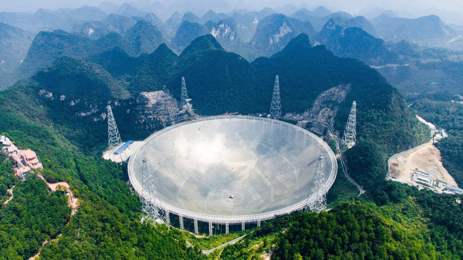 Chińczycy stworzyli największy na świecie katalog wodoru we wszechświecie.  Pomógł gigantyczny radioteleskop