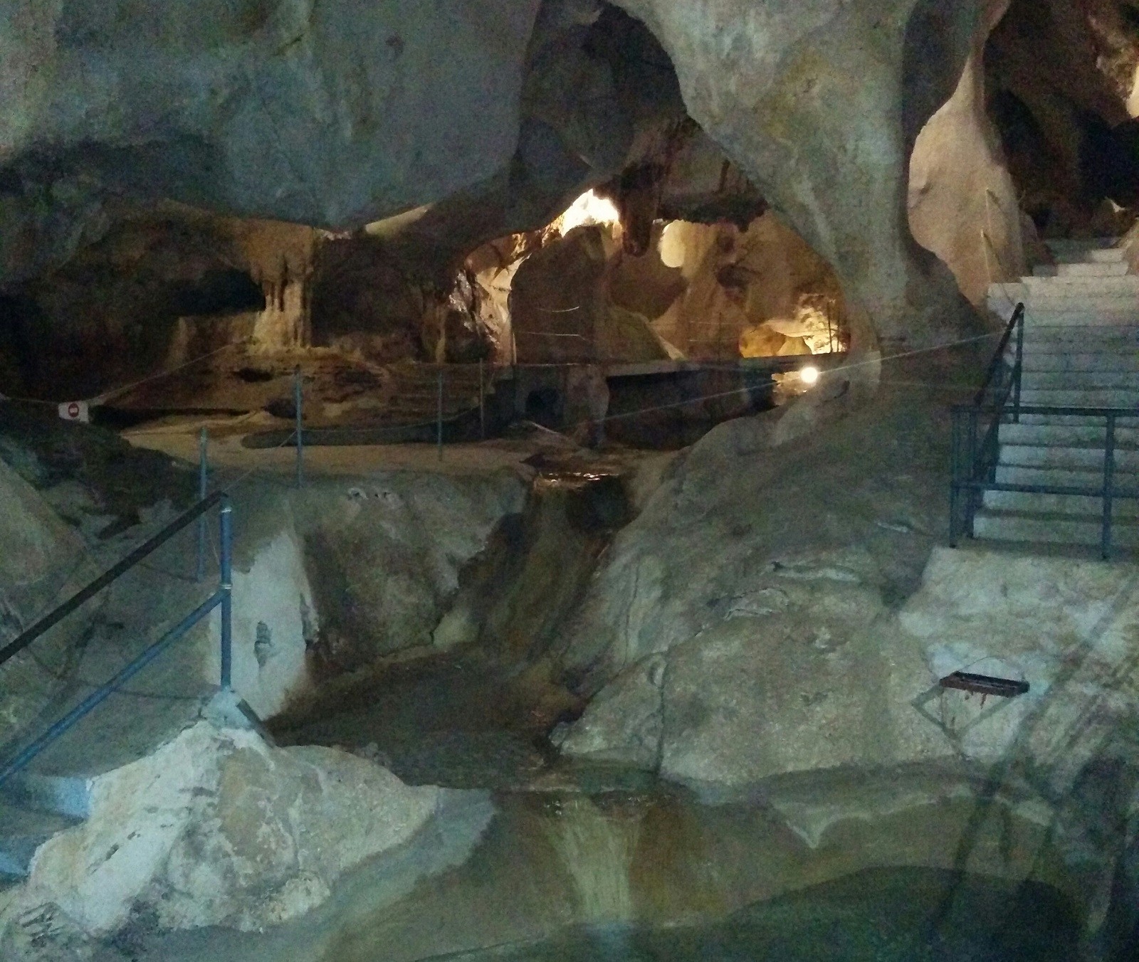 Jaskinia pełna skarbów. Archeolodzy zachwyceni niezwykłą bronią dawnych mieszkańców