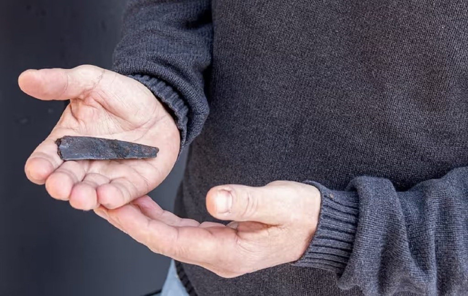 Pradawne runy umieszczone na nożu. Naukowcy badają zagadkowy napis 