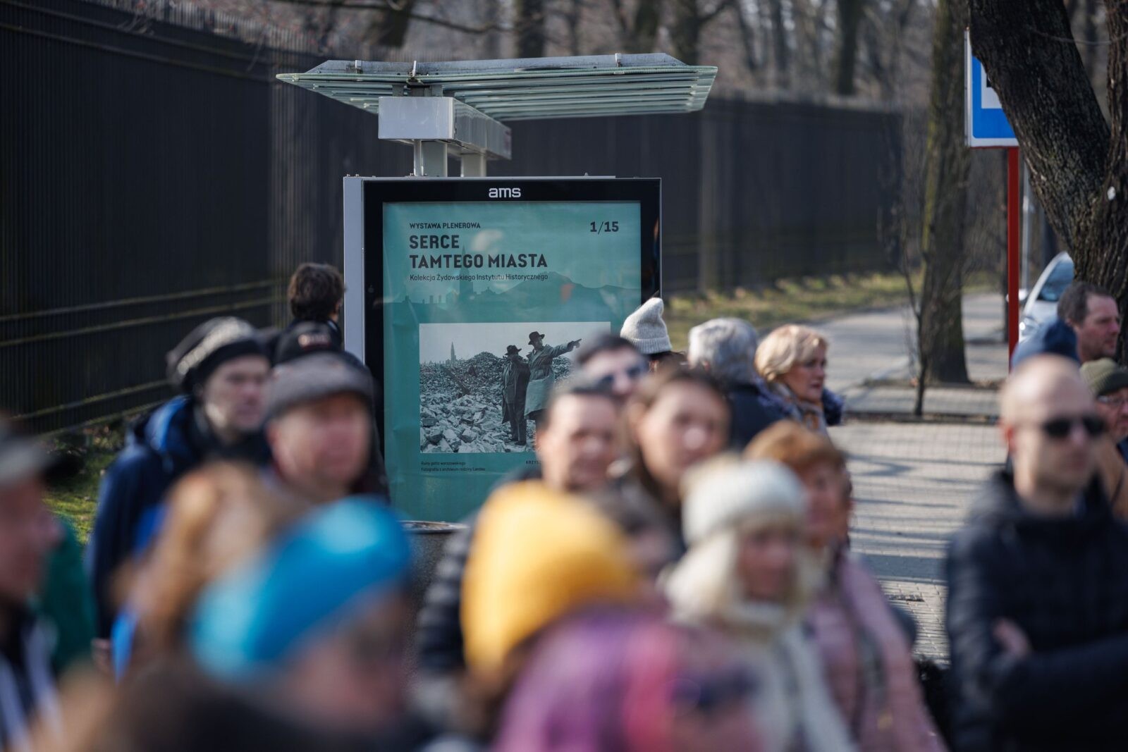 &#8220;Serce tamtego miasta&#8221; to wystawa plenerowa, którą można oglądać do 31 marca na ulicach Muranowa
