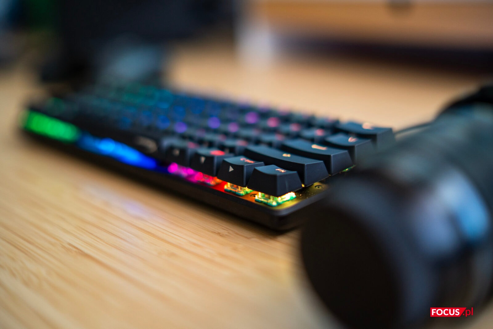 Test HyperX Alloy Origins 60 Aqua – małe jest dobre!