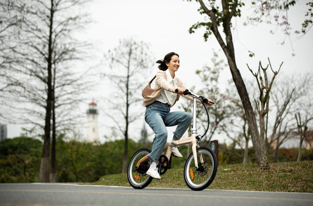 Ten rower jest tani, składany i elektryczny. Czego chcieć więcej?
