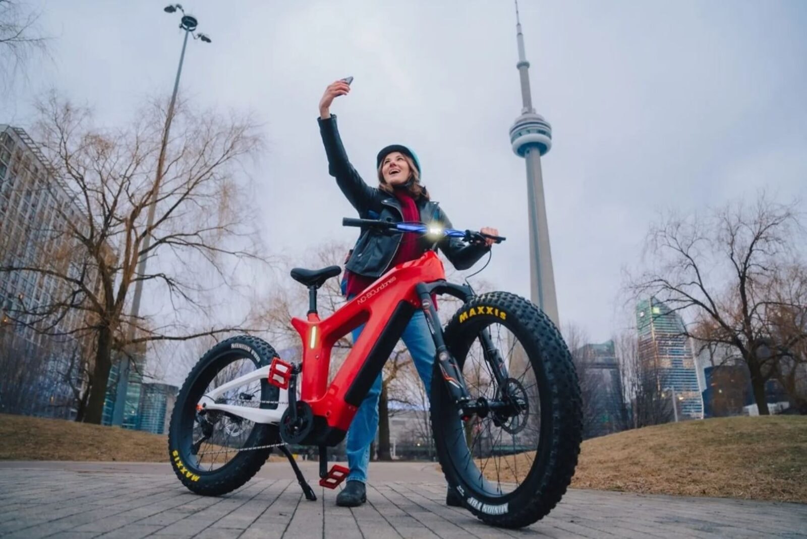 Podbijesz nim miasto i szlaki. Elektryczny rower Voyager 1 może zachwycić… i przestraszyć