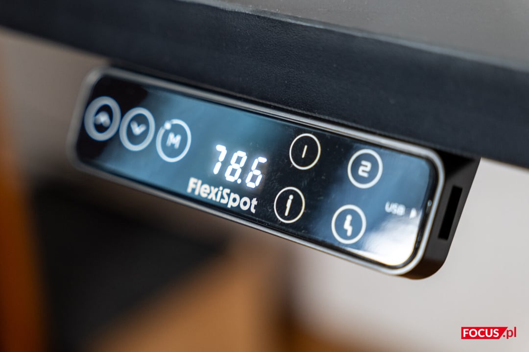 Testujemy FlexiSpot E7 Pro. Czy duże biurko z regulacją wysokości ma sens?