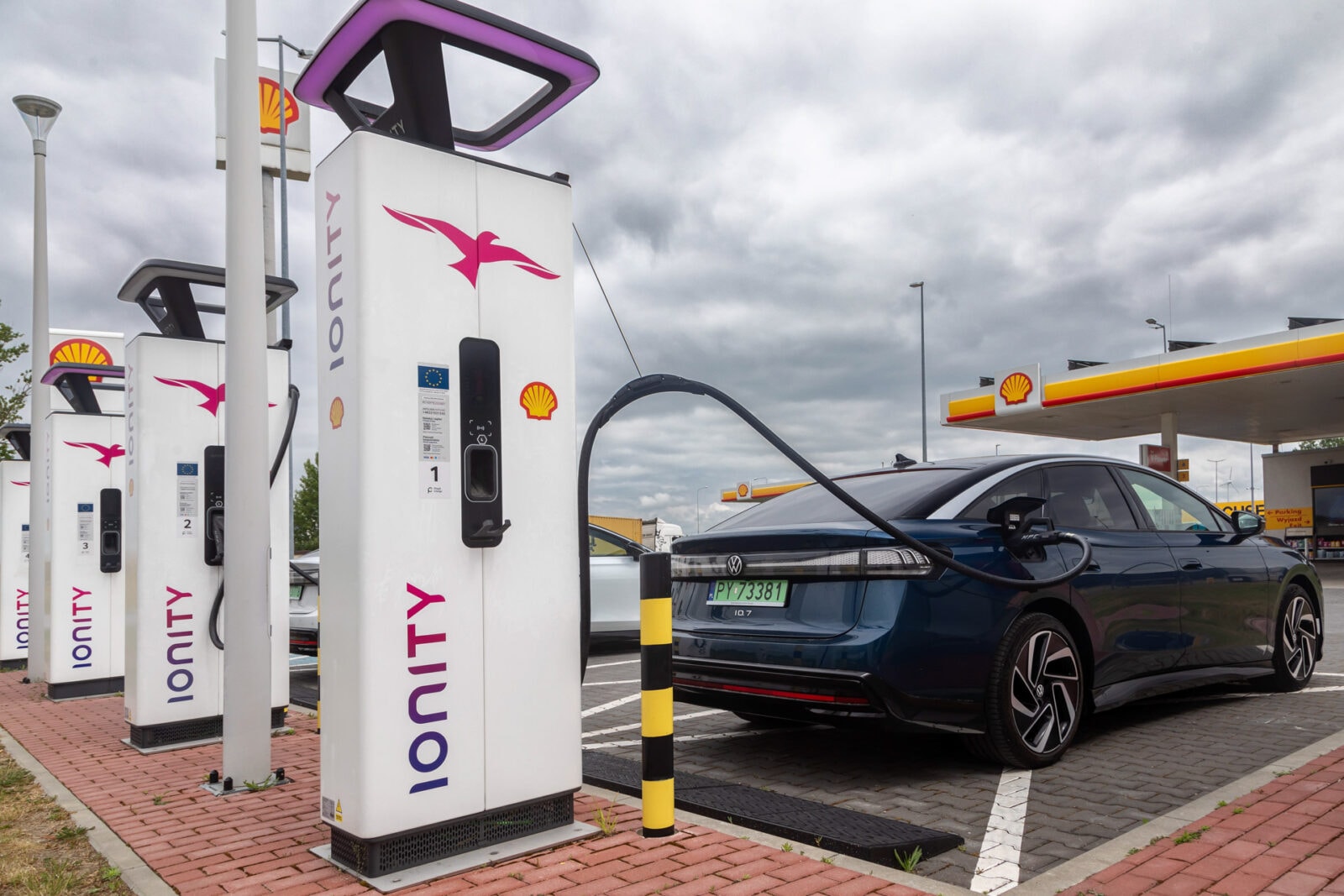 150-kilowatowy akumulator w chińskim samochodzie elektrycznym zdziałał cuda!