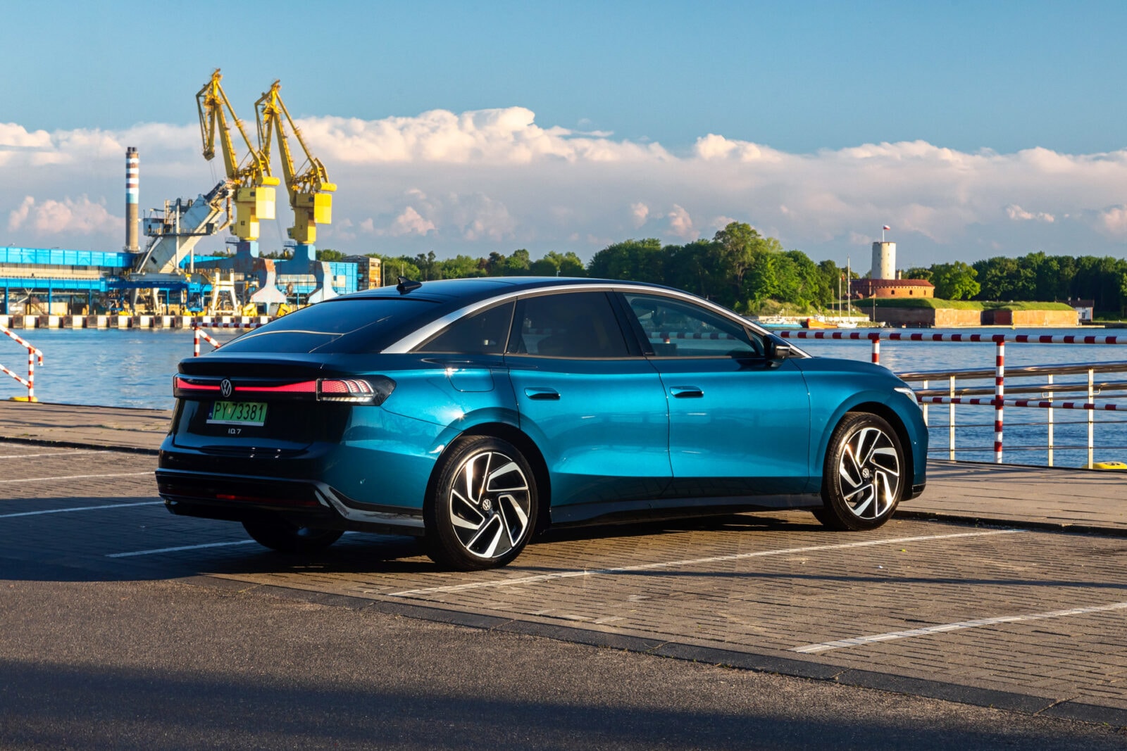 Czy samochód elektryczny to idealny wybór na wyjazd wakacyjny? Sprawdźmy to w praktyce