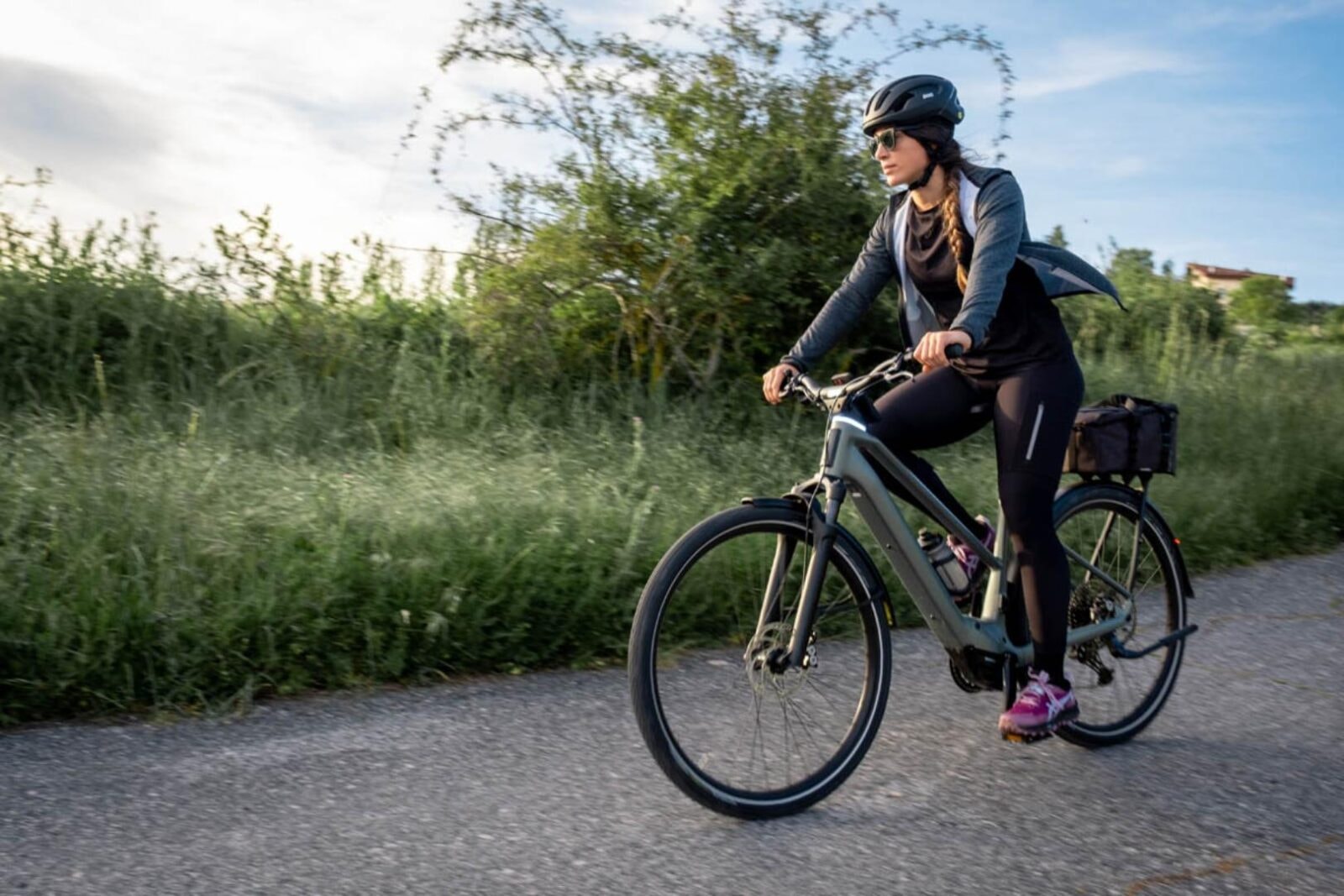 Rower Orbea Kemen opowiada historię, jak wszechstronny e-bike skierował się w miejską dżunglę