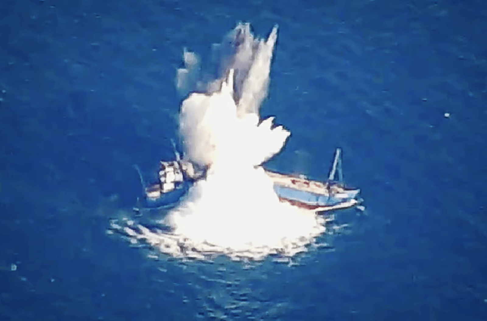 Quicksink dosłownie rozrywa statek na pół