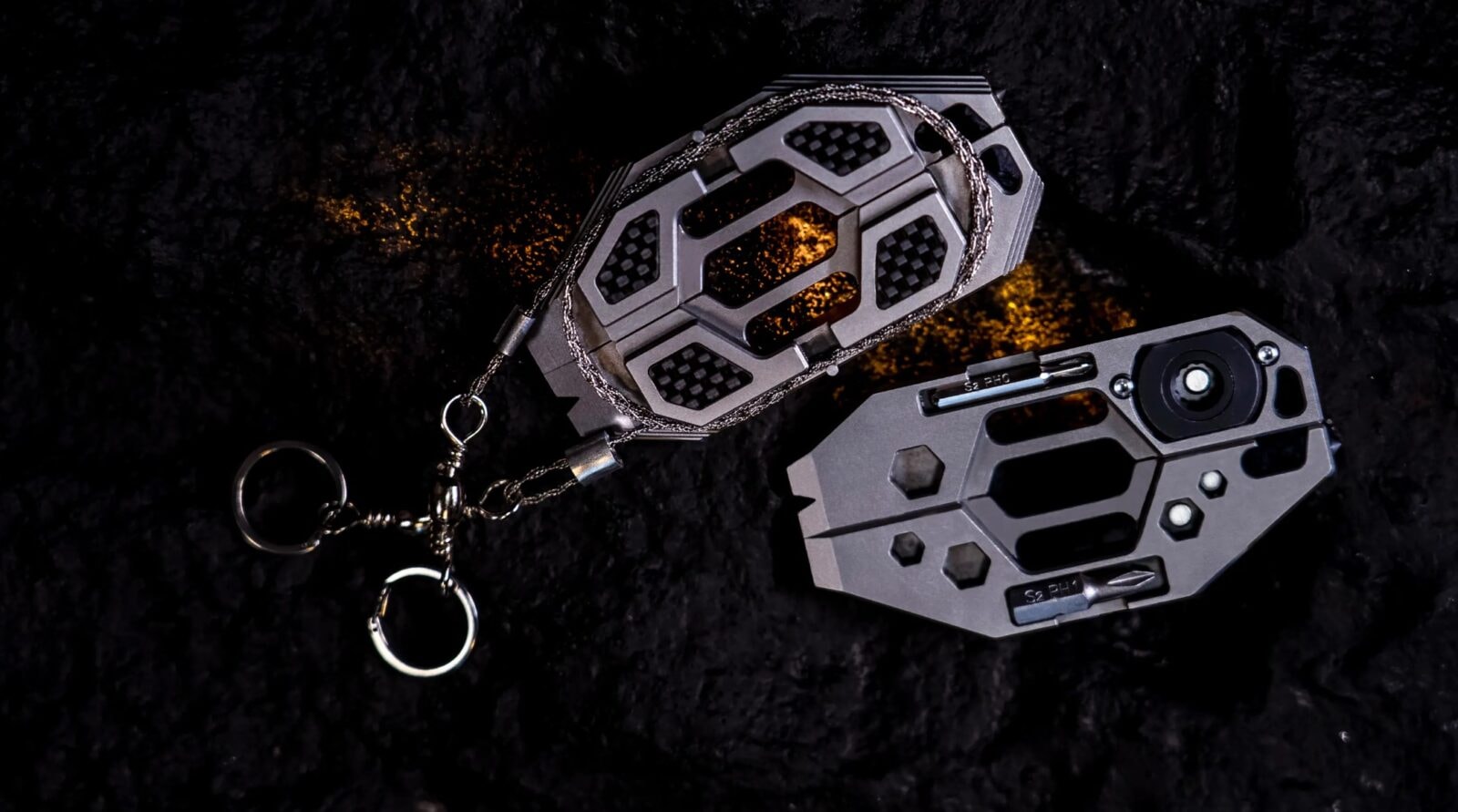 Narzędzie idealne dla mężczyzn. Otworzysz nim butelkę, przetniesz pień i wyrwiesz gwoździa