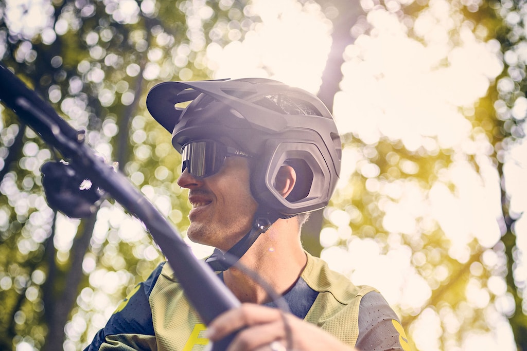 Nowa linia kasków z technologią WaveCel