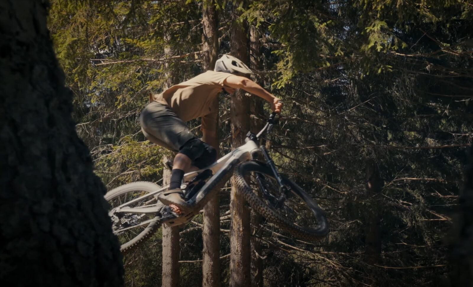 Odkryj przyszłość jazdy górskiej z Jam². Ten elektryczny rower od Focus to rewolucja