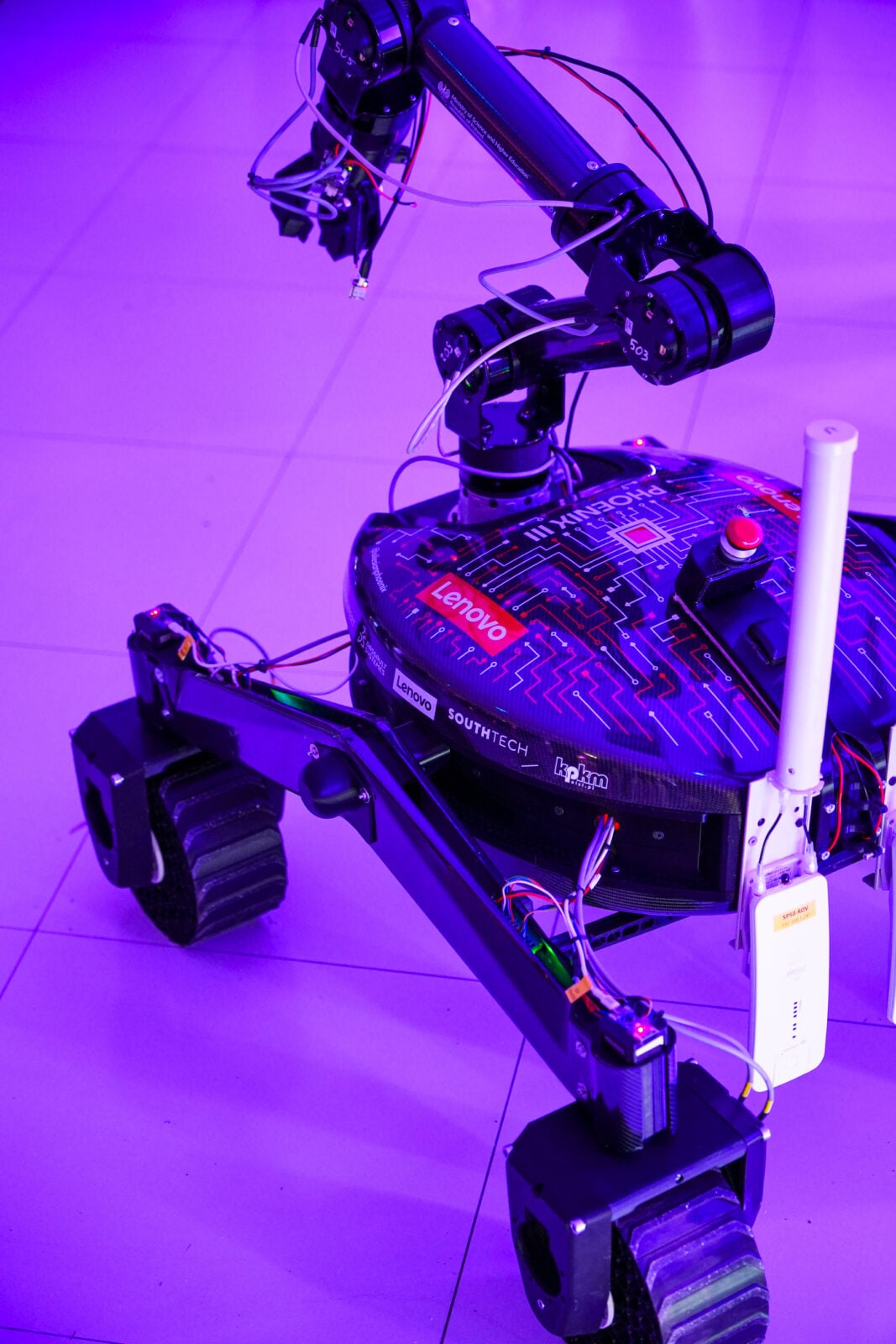 Łazik marsjański, stworzony przez polskich studentów, sterowany konsolą! Lenovo wspiera Silesian Phoenix