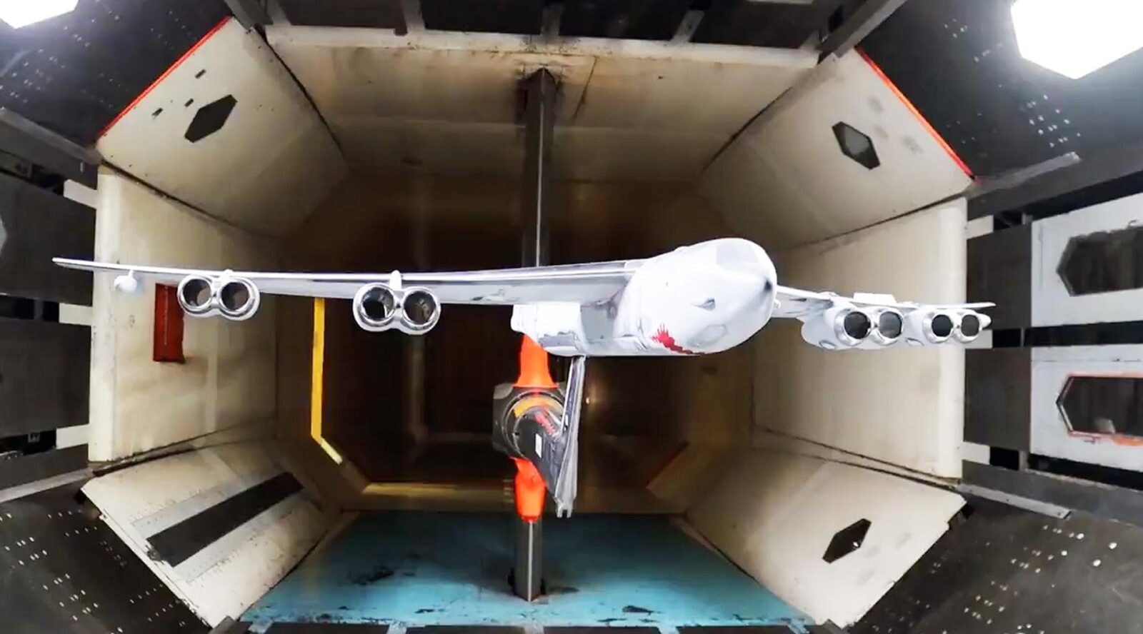 B-52J z silnikami Rolls Royce. Zaraz… czy te najstarsze bombowce USA napędzą samochodowe silniki?!