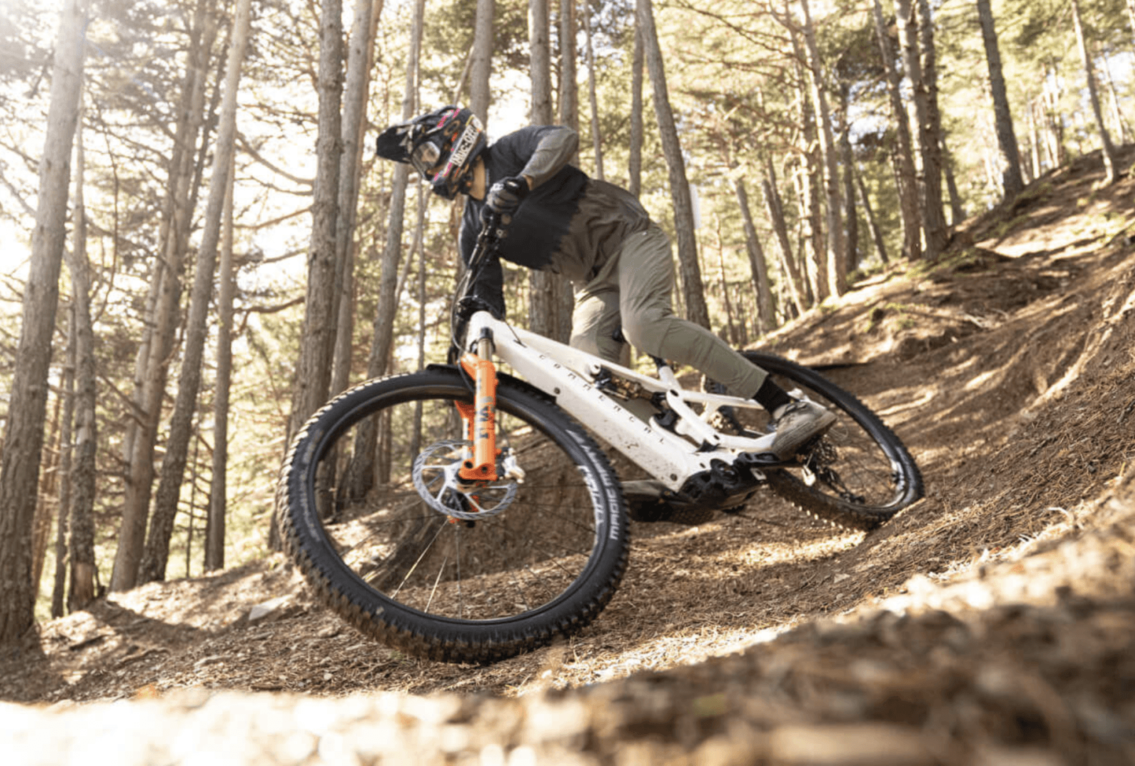 Lekki silnik Bosch i potężne zawieszenie. Oto nowy Commencal Meta Power SX
