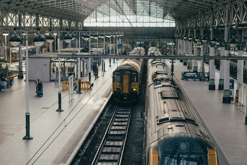 Podróżowanie bez stresu i przesiadkowych problemów. Nowy system biletowy w Polsce