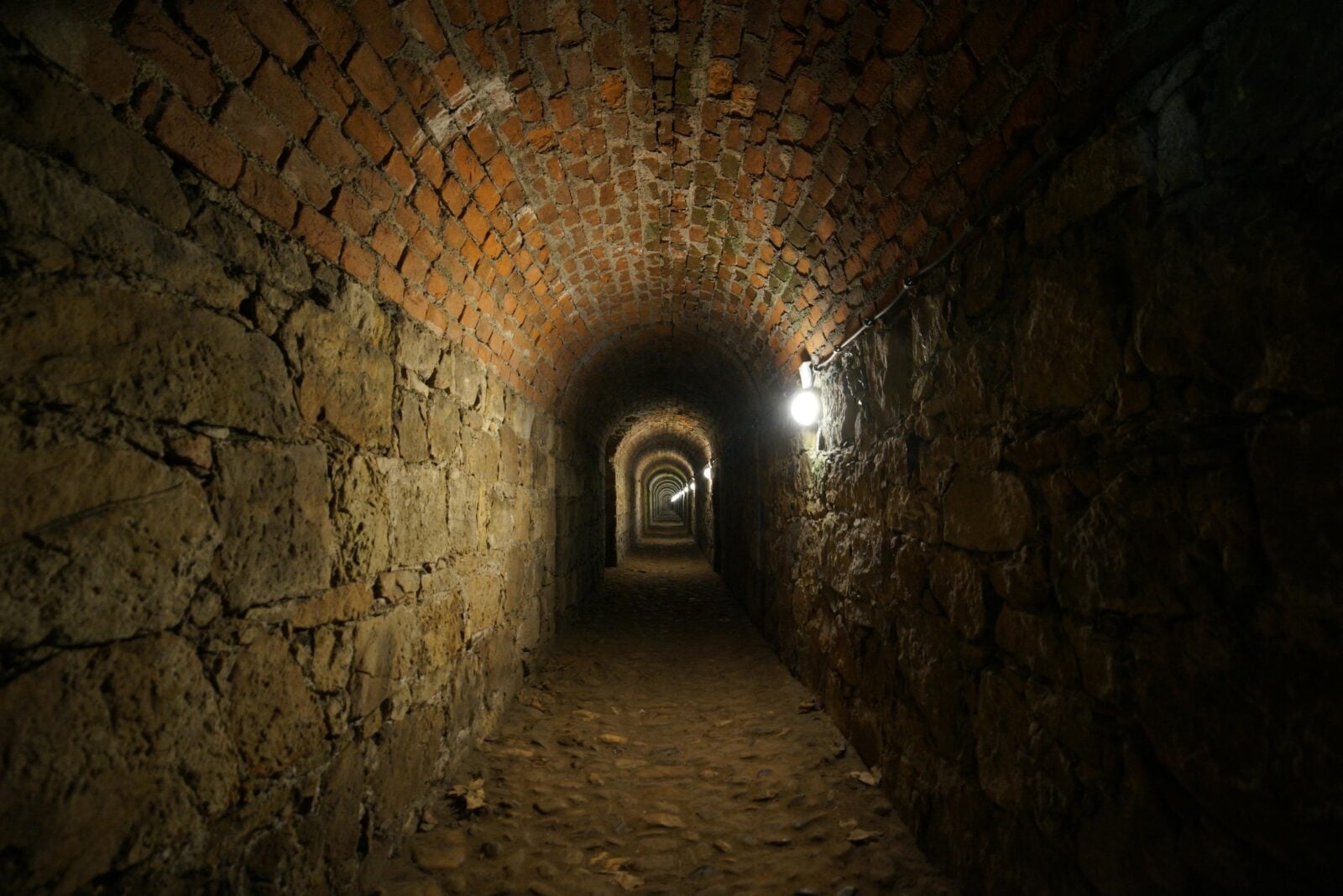 Remontowali dom i znaleźli tunel z czasów I wojny światowej. Kto go wybudował?