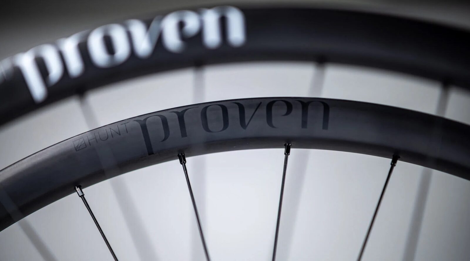 Wynaleźli koło na nowo. Takich obręczy potrzebuje każdy rowerowy wojownik