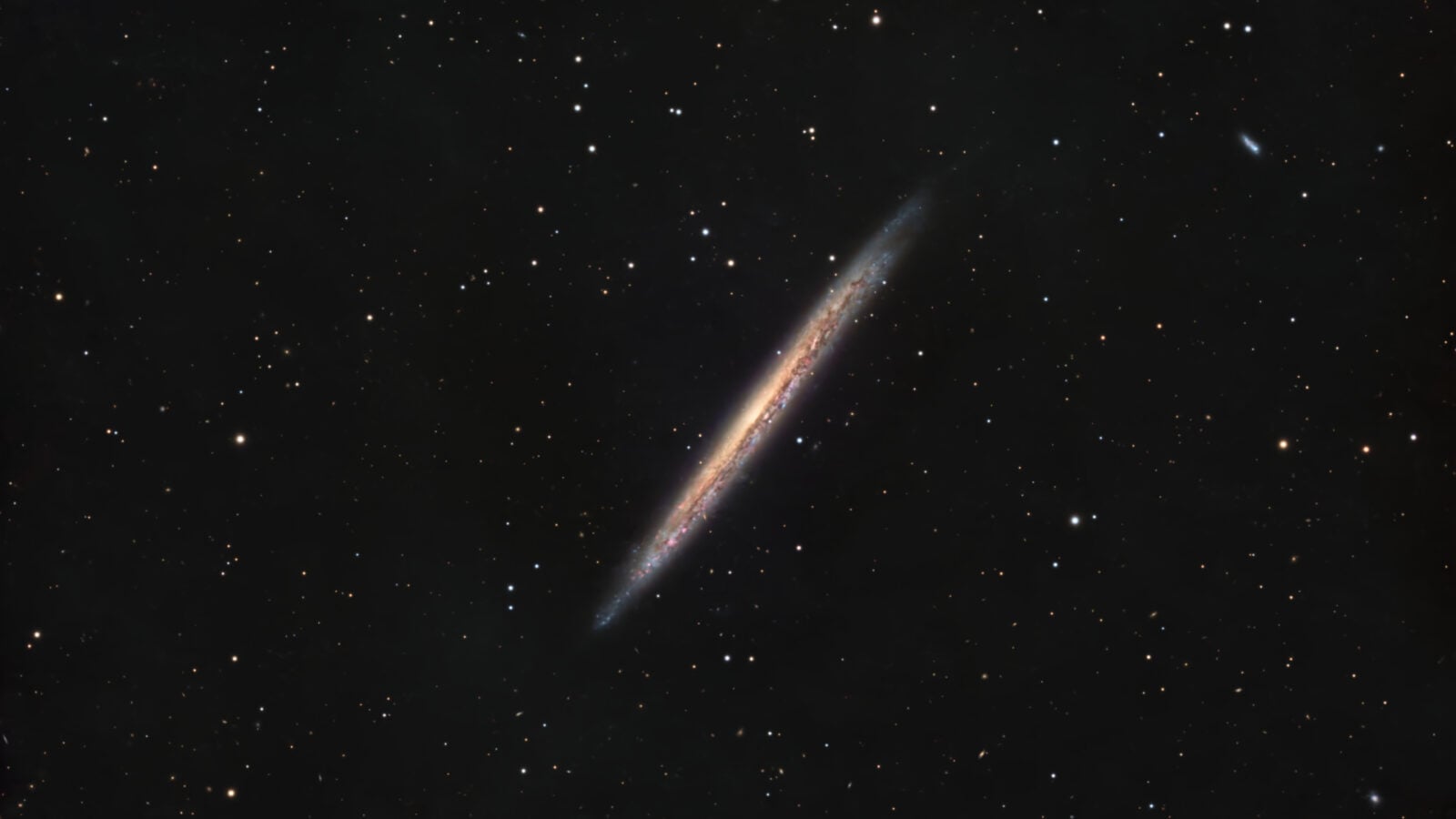 Kosmiczna archeologia na zdjęciu wykonanym przez pasjonata astronomii. Strumienie gwiazd to pozostałości po zjedzonych galaktykach