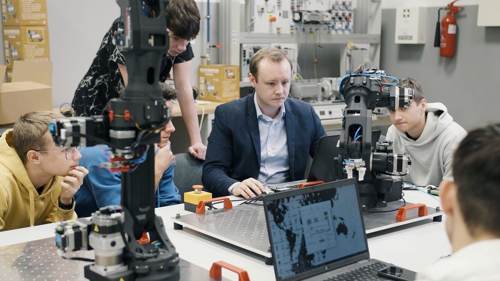 Astorino wkracza do szkół. Mały robot, wielka zmiana w szkolnictwie zawodowym