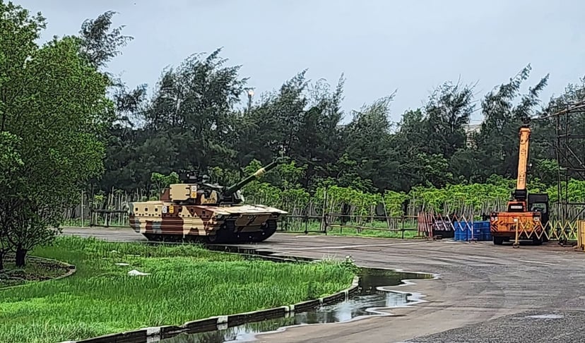 Nowy pancerny król gór wyjechał w teren. Czołg Zorawar zmienia oblicze wojny