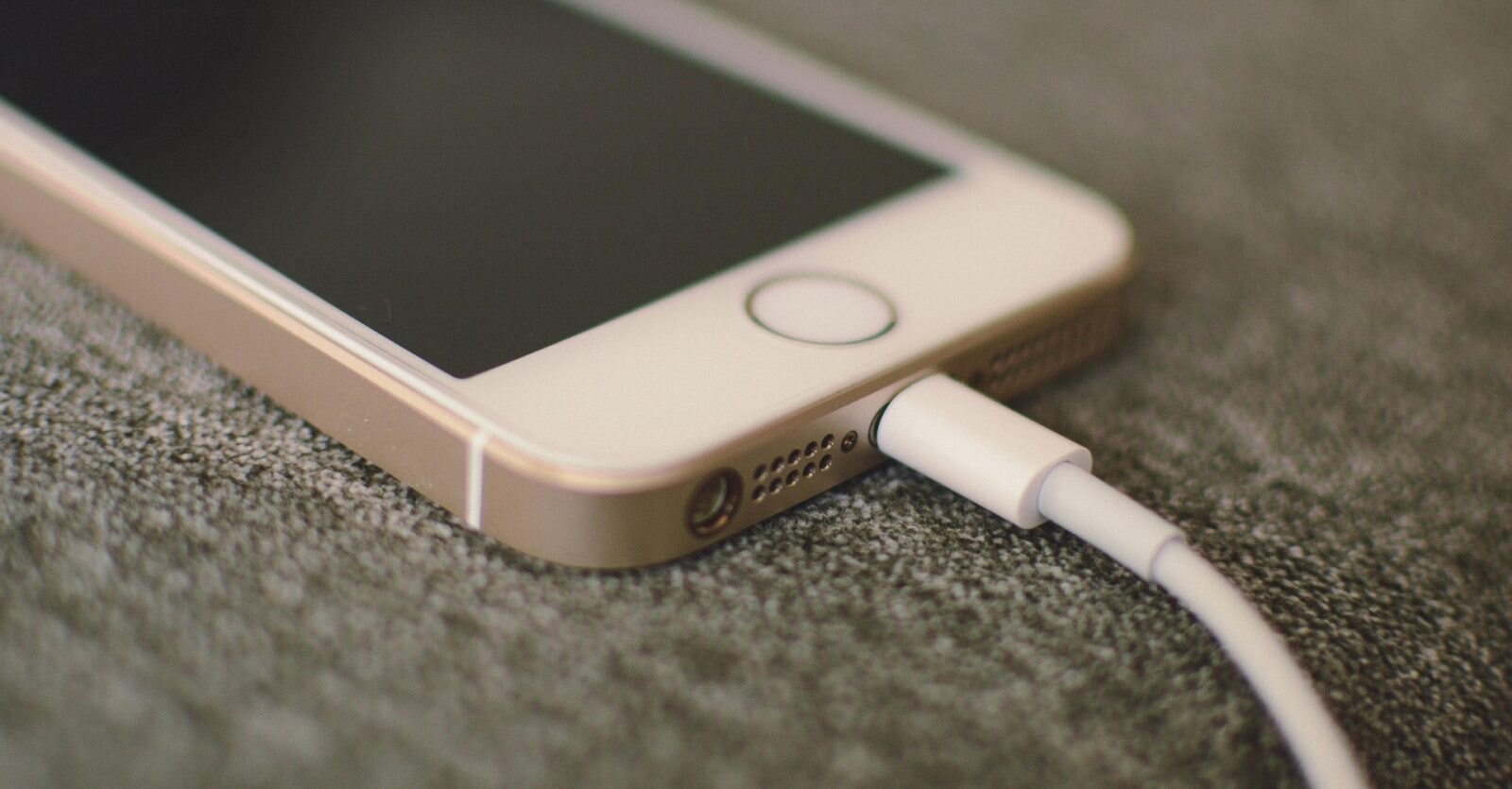 Rewolucja w ładowaniu bezprzewodowym nadchodzi z Japonii. Ta technologia sprawi, że kable staną się reliktem przeszłości