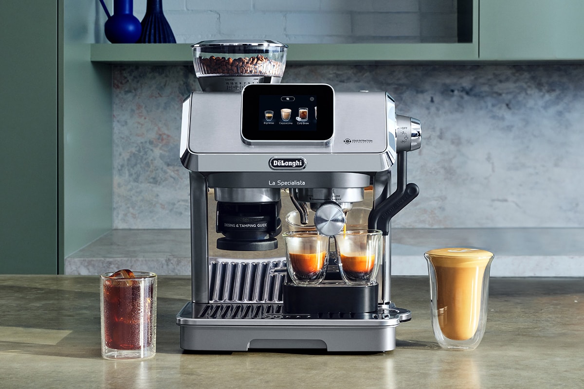 Ekspres De'Longhi La Specialista Touch w kuchni - tytułowa