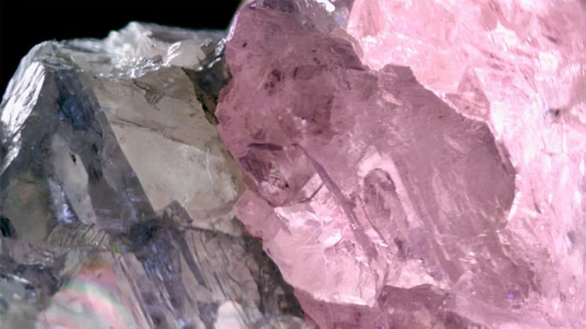 Dwukolorowy diament z Botswany ujawnia geologiczne tajemnice. Ewenement na skalę światową