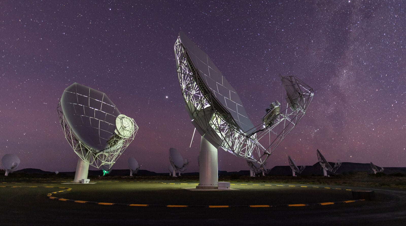Przełomowe odkrycie dotyczące komety 3I/ATLAS zaskoczyło astronomów. Radioteleskop wykrył coś niezwykłego