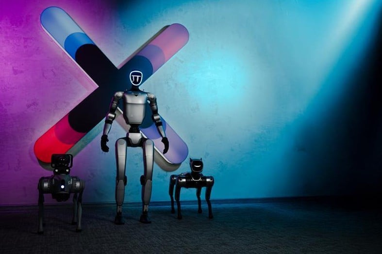 Roboty wkraczają pod strzechy. W x-komie kupisz sobie robo-psa albo humanoidalną maszynę z AI