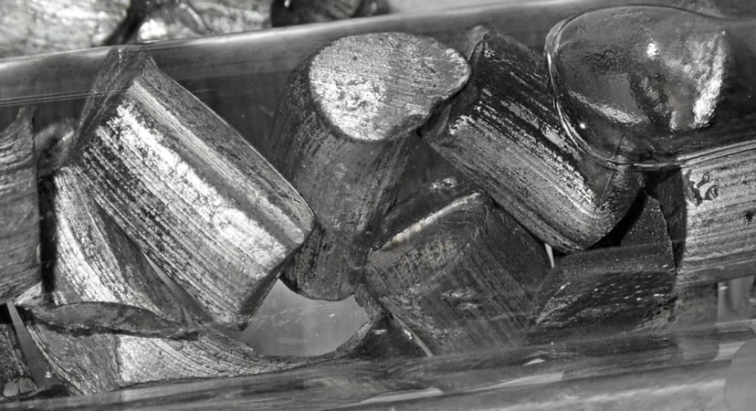 Przypadkowe odkrycie w laboratorium może doprowadzić do rewolucji w produkcji litu. Ta metoda nie wymaga elektryczności!