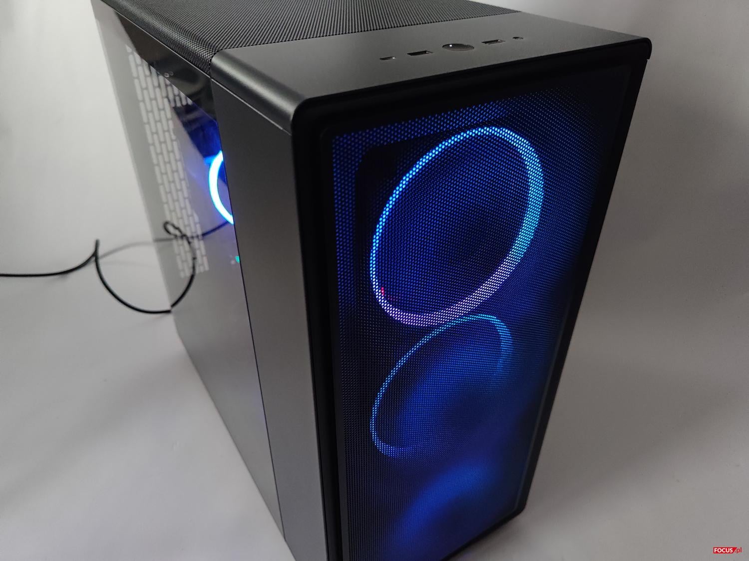 Test obudowy Fractal Design Epoch XL Black TG RGB Light Tint