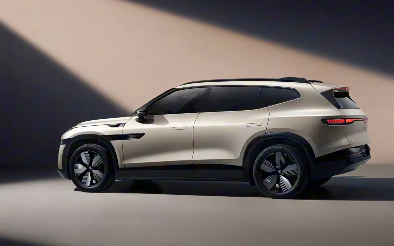 Nowy elektryczny SUV Volkswagena bije konkurencję na głowę. Problem w tym, że trafił tylko do Chin