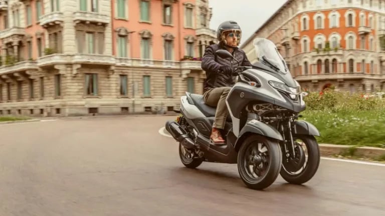 Wolałabym mniej ekranów, więcej takich rozwiązań. Yamaha stawia na bezpieczeństwo