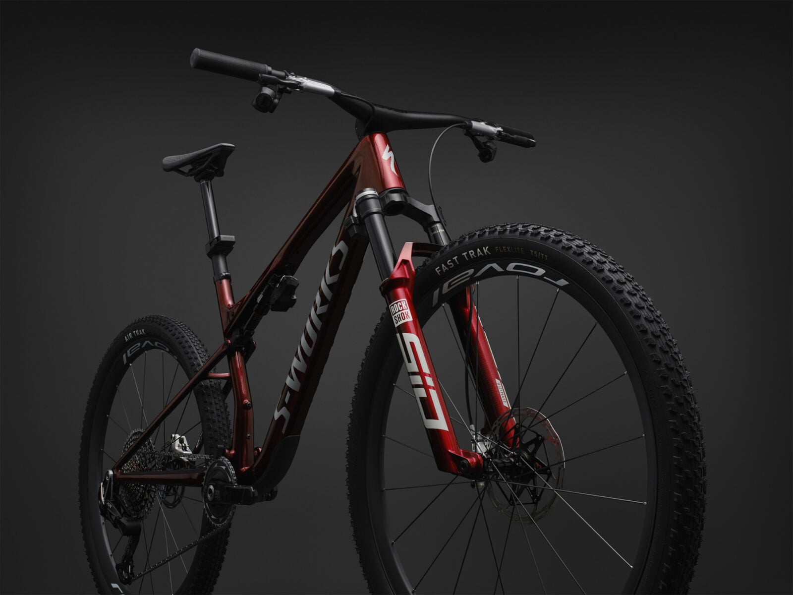 Rowery XC nie są już tylko lekkimi maszynami na podjazdy. Nowy Specialized jest tego dobrym przykładem