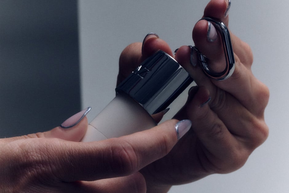 Koniec perfumeryjnej chmury? Nowe zapachy wolą trzymać się blisko skóry