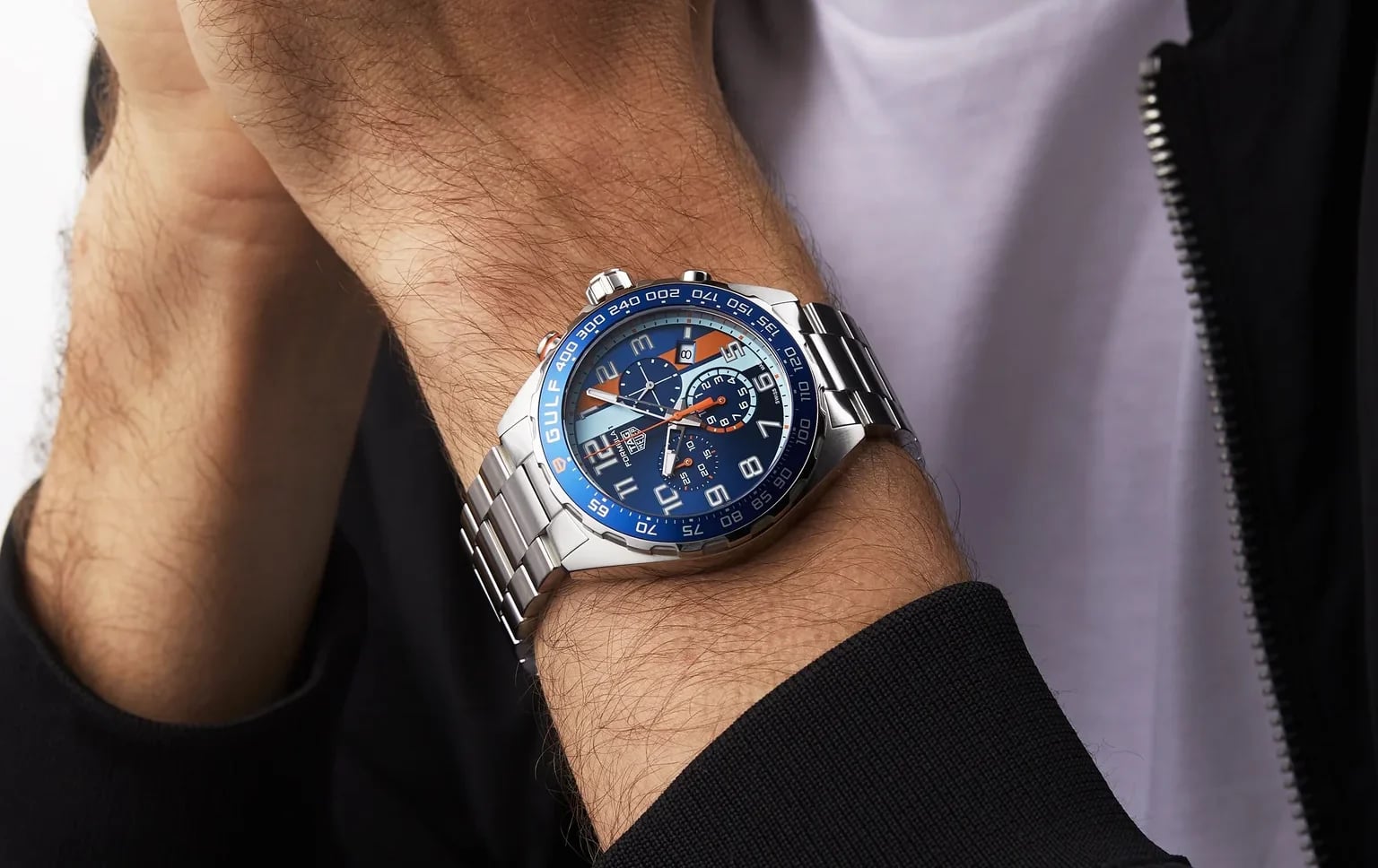 TAG Heuer wyciągnął z Gulf to, co najlepsze. Ten chronograf ma wyścigowy temperament