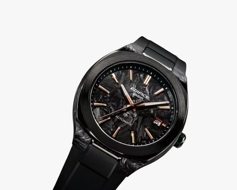 Nowy Casio pachnie motorsportem, ale na szczęście nie wygląda jak gadżet z pit stopu