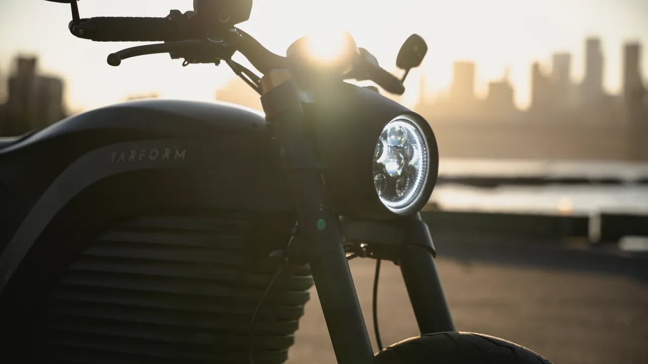Ten model pokazuje, że elektryczny motocykl nie musi wyglądać jak kara za ekologię