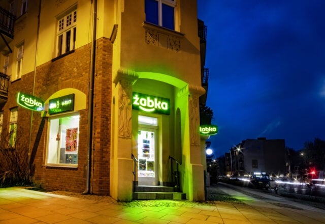 Żabka wyłącza popularną usługę. Masz ostatnie godziny, żeby nie stracić pieniędzy